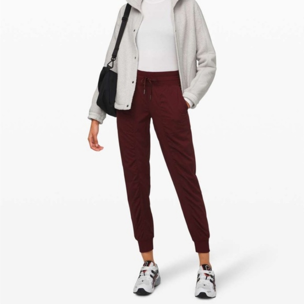 Lululemon Dance Studio Mid-Rise Jogger Size 0 NWT